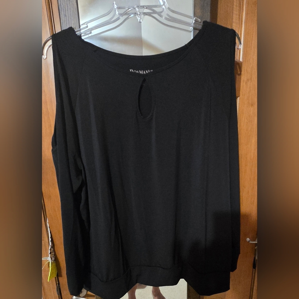 New Never Worn Black Long Sleeve Cold Shoulder Top, 1XL,  22/24